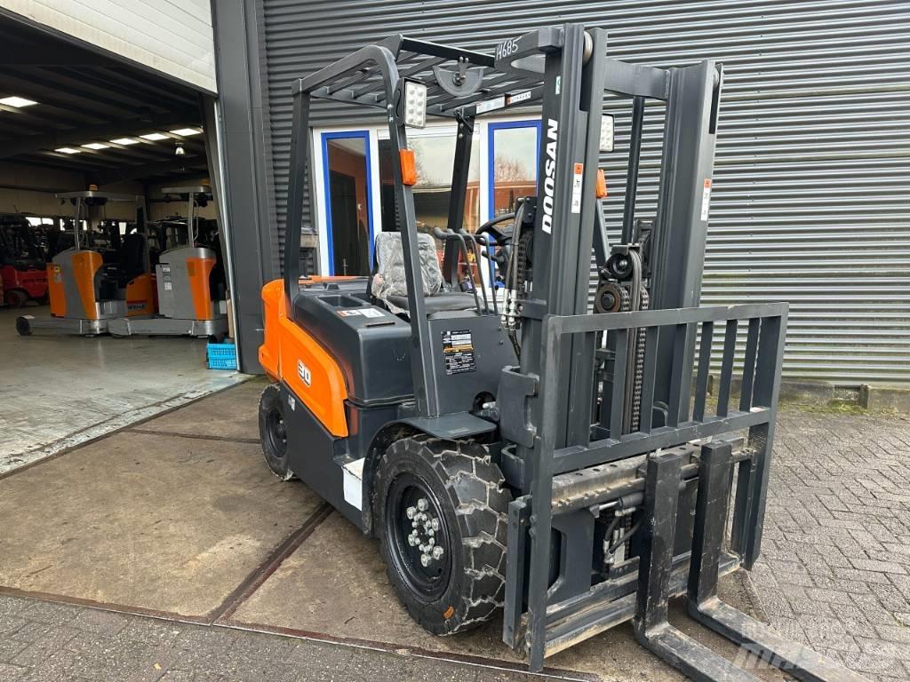 Doosan D30NX Empilhadores Diesel