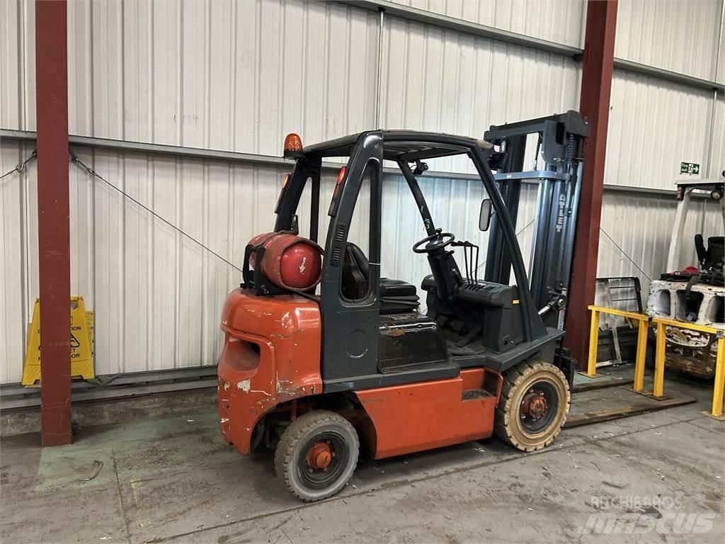 Nissan UD02A20PQ Empilhadores a gás
