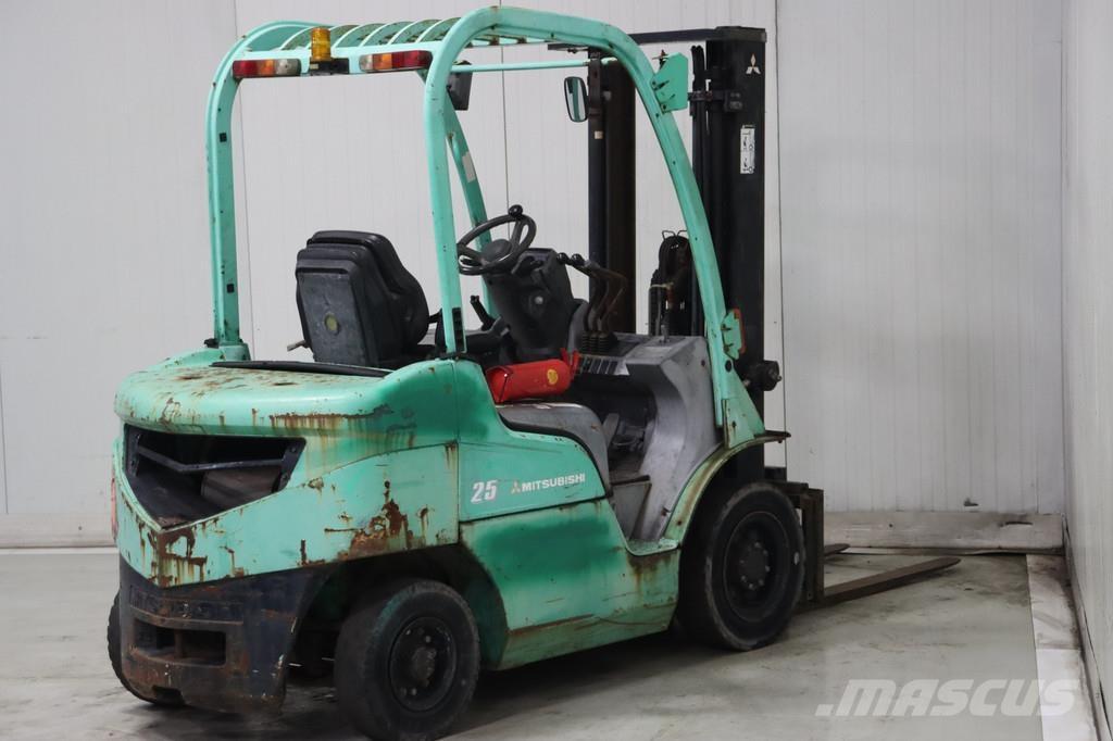Mitsubishi FD25N Empilhadores Diesel