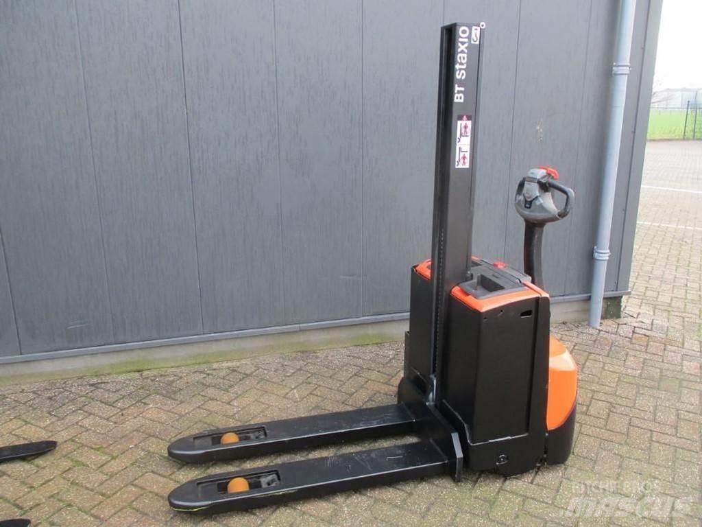 Toyota SWE 080L Empilhador para operador externo