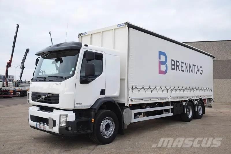 Volvo FE 300 Caminhões de caixa fechada