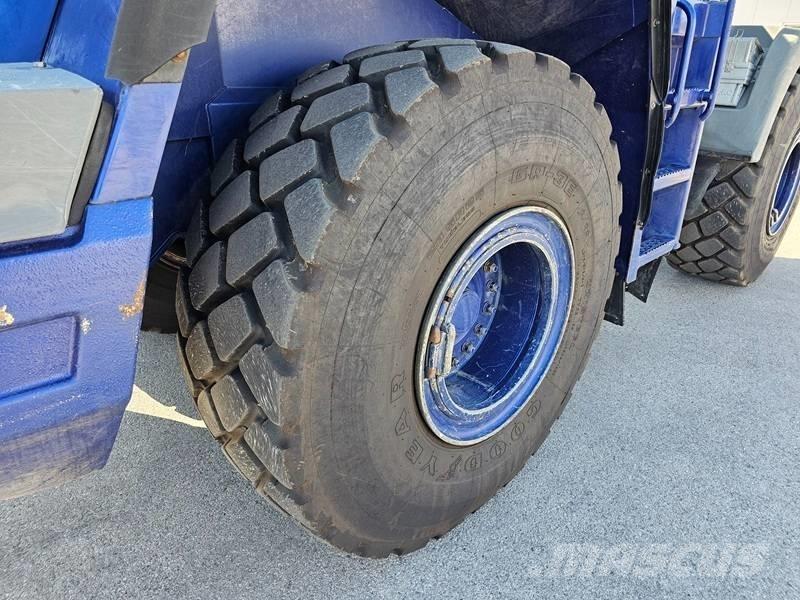 Liebherr L 556 Carregadeiras de rodas