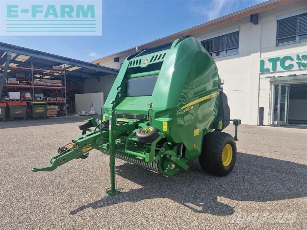 John Deere V451M Enfardadeira de fardos quadrados