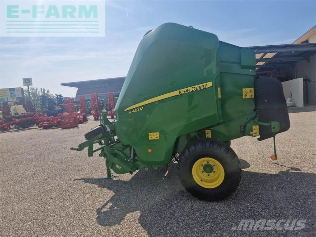John Deere V451M Enfardadeira de fardos quadrados