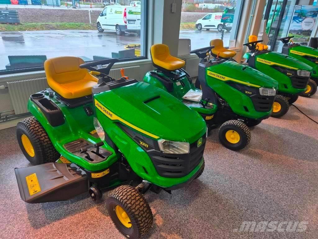John Deere X 107 Corta-Relvas Riders