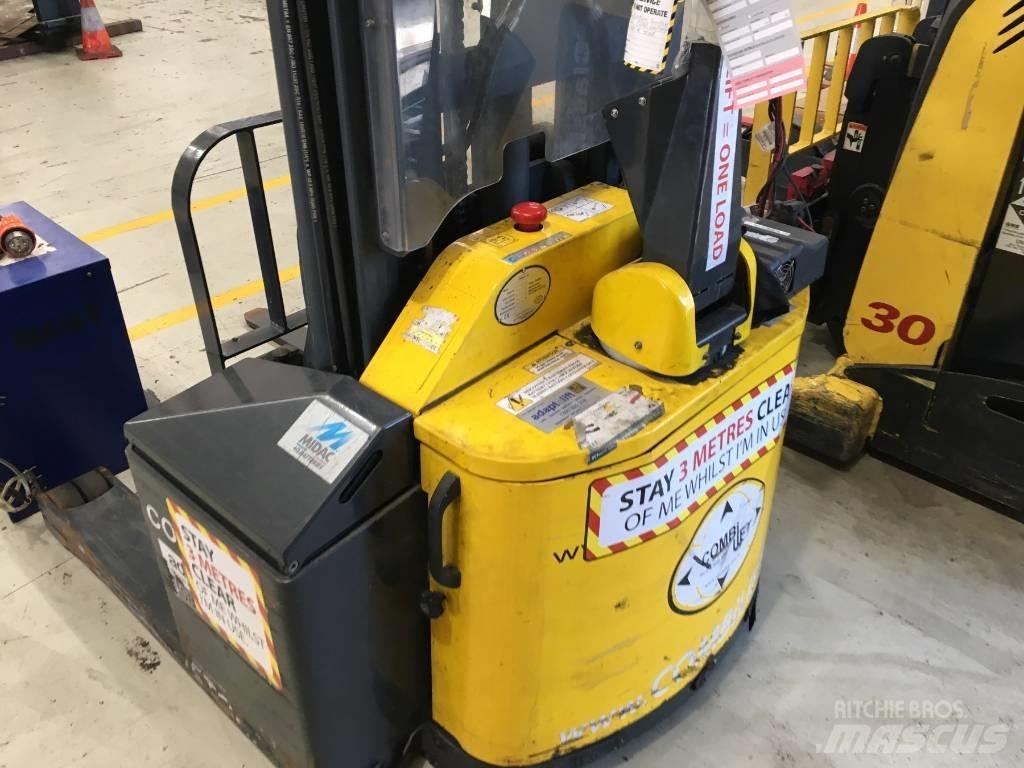 Combilift CombiWR Empilhador para operador externo
