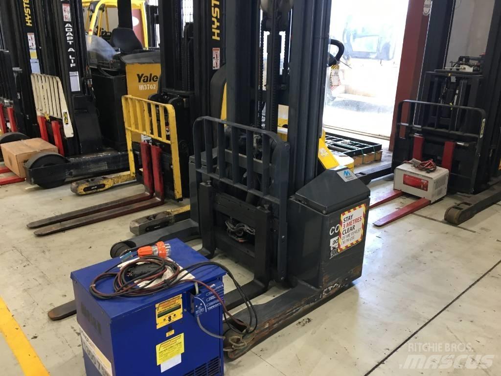 Combilift CombiWR Empilhador para operador externo