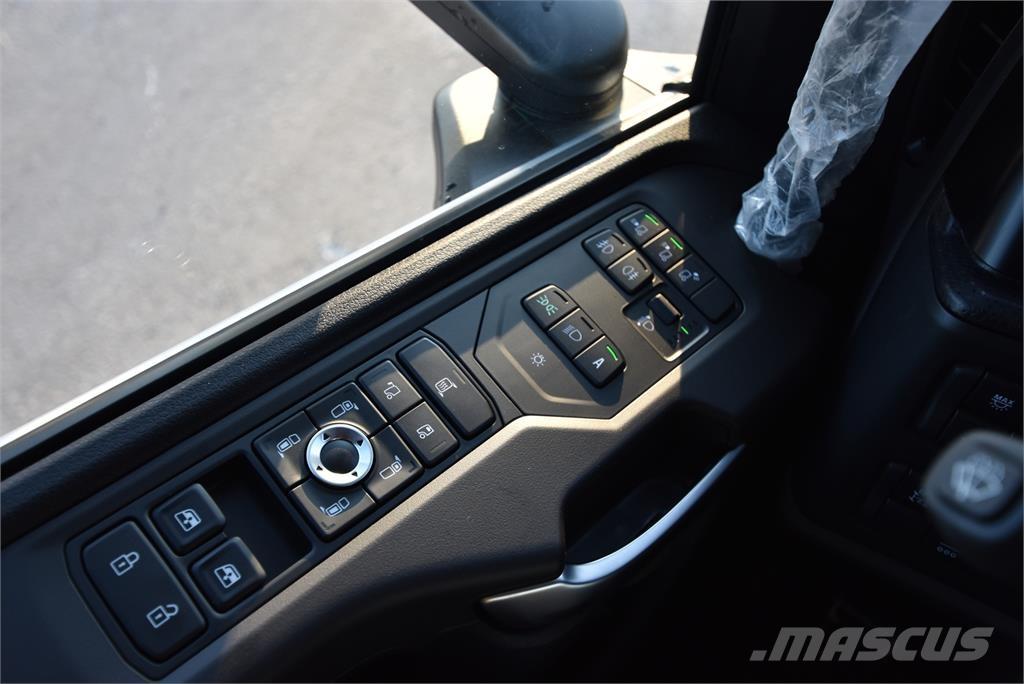 Scania R590 8X4 Camiões de chassis e cabine