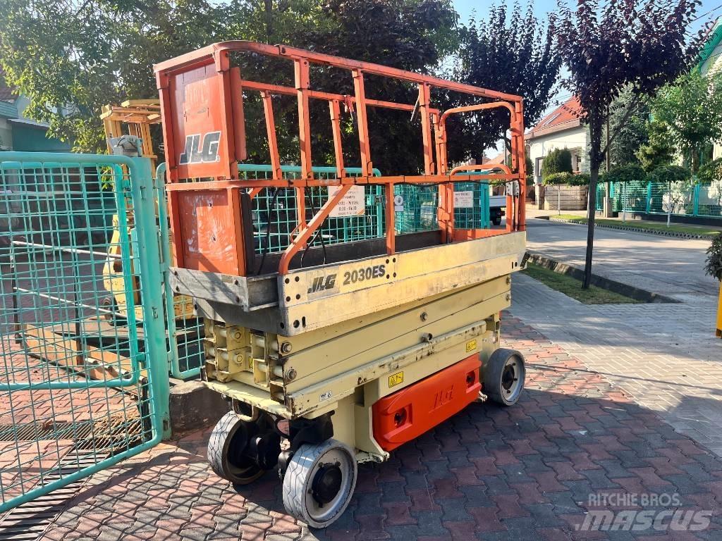 JLG 2030ES     V-3450 Plataformas de Mastro Vertical