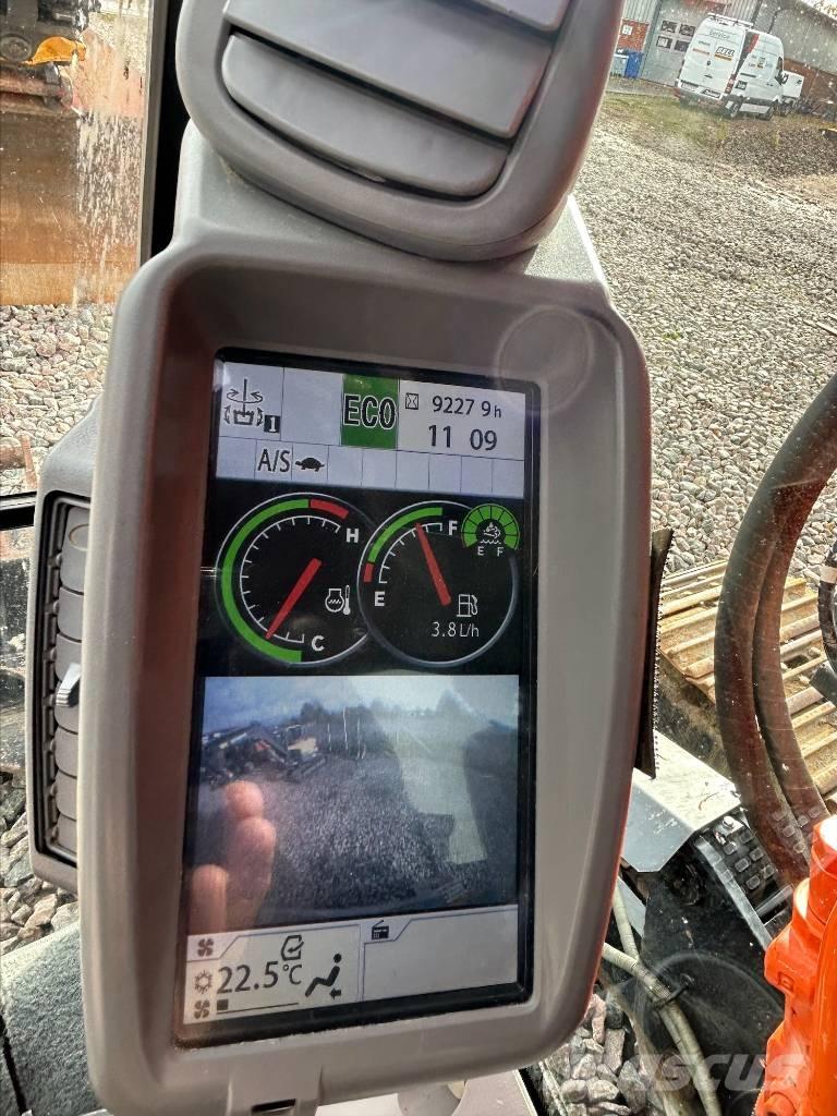 Hitachi ZX225USBL-6 Escavadeiras de esteiras