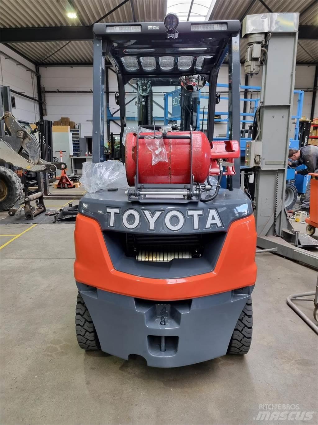 Toyota 02-8FGF25 Empilhadores a gás