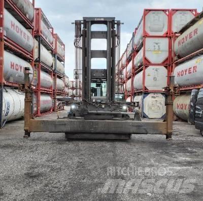 Kalmar DCG1700-12, Manuseadores de contentores