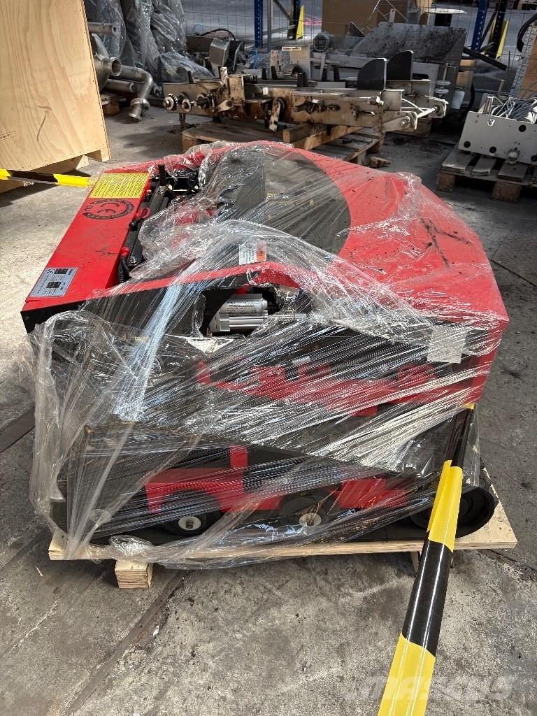 Nicolas HB800 Corta-Relvas montadas e arrastadas