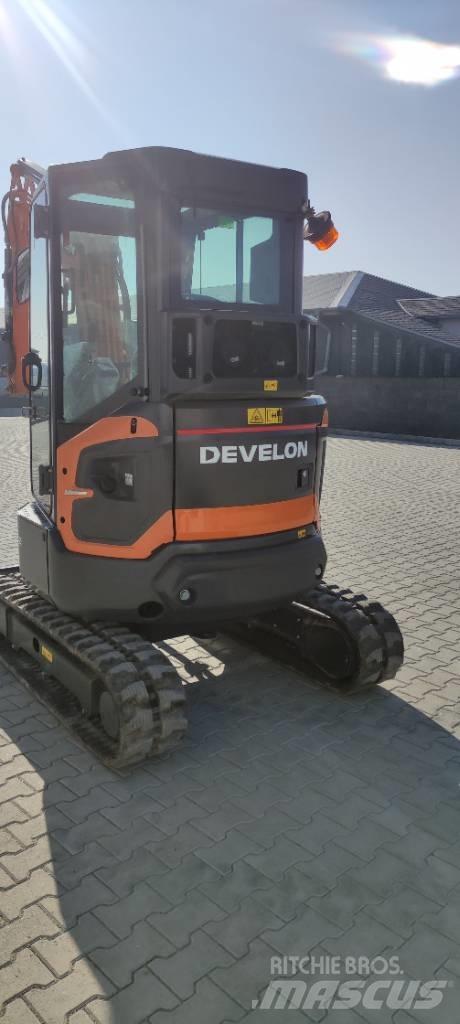 Develon DX 27 Z-7 Miniescavadeiras
