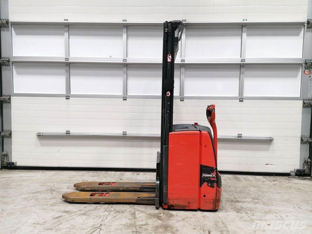 Linde L14 Empilhador para operador externo
