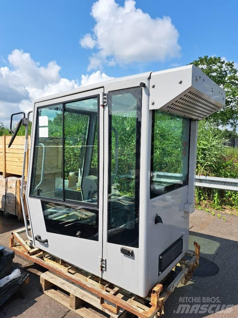Fuchs D & E Cabin Cabina