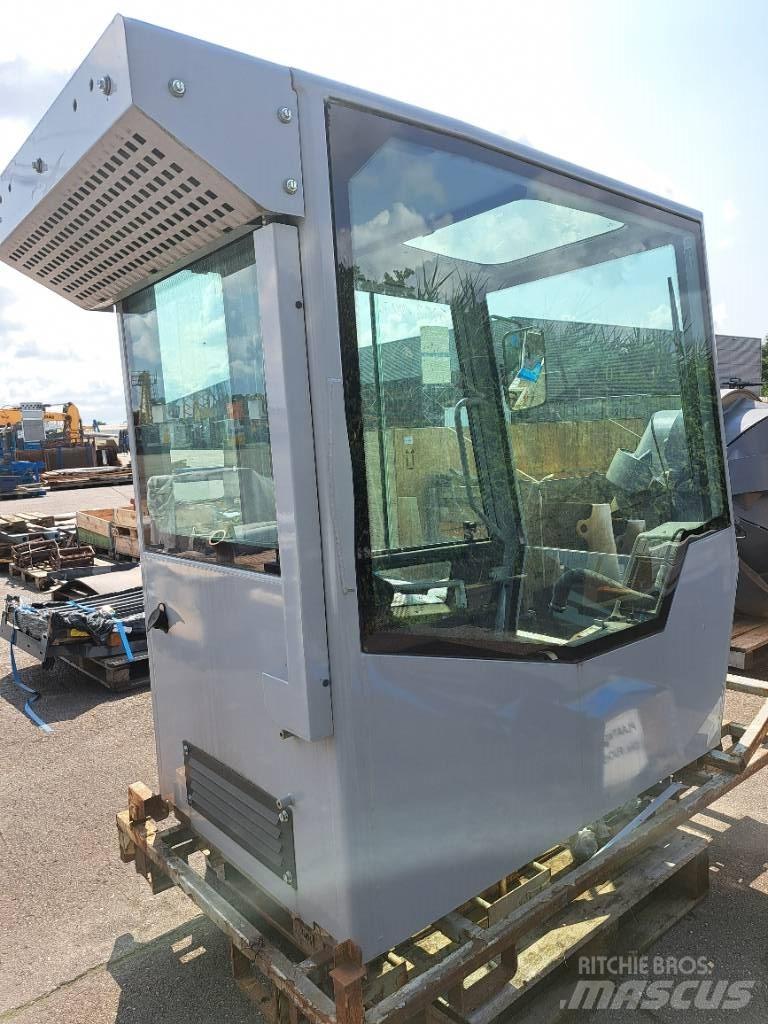 Fuchs D & E Cabin Cabina