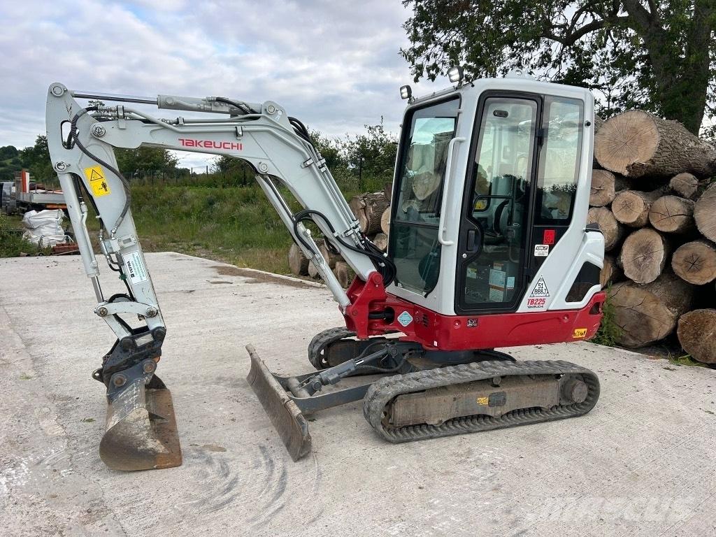 Takeuchi TB 225 Miniescavadeiras