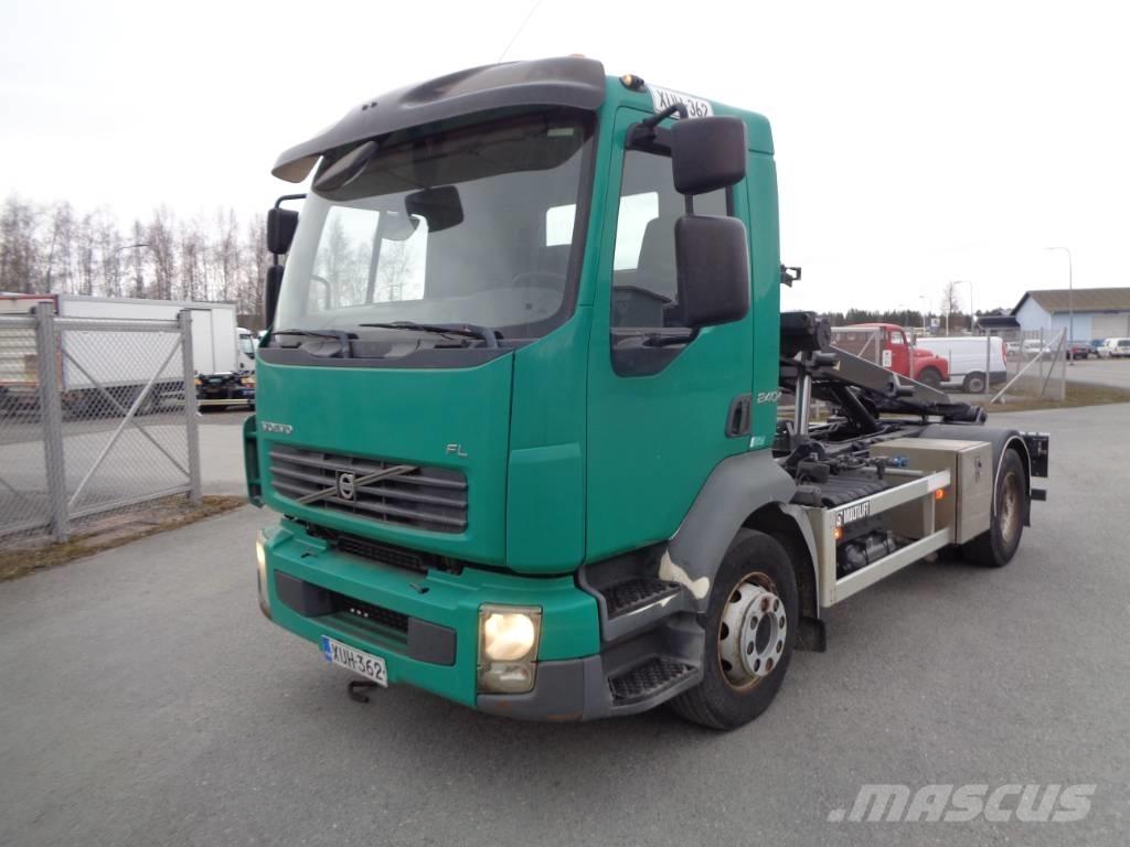 Volvo FL 240 4x2 Camiões caixa desmontável com elevador de cabo