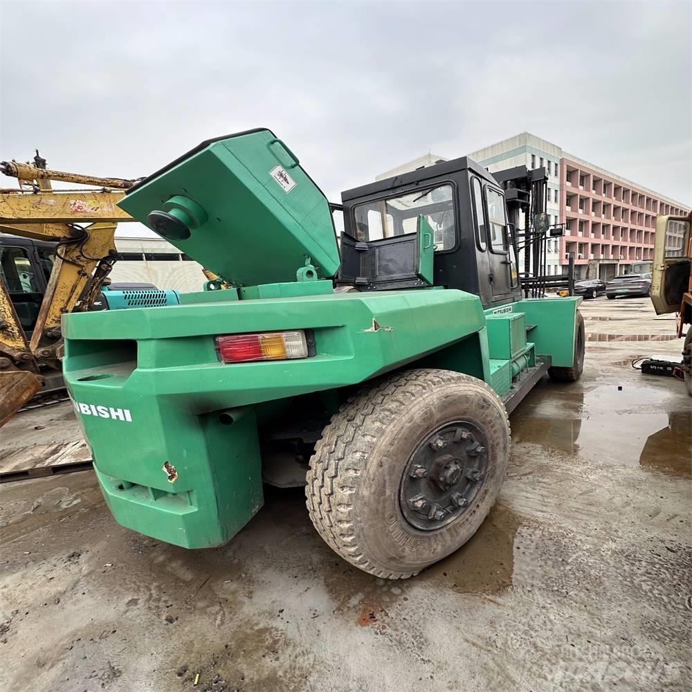 Mitsubishi FD160 Empilhadores Diesel