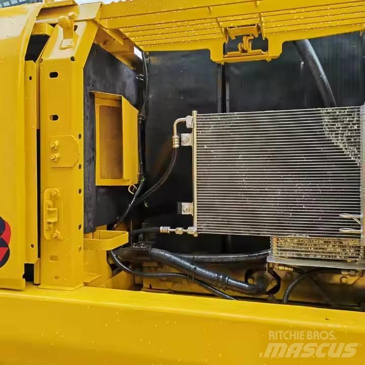 Komatsu PC220-8 Escavadeiras de esteiras