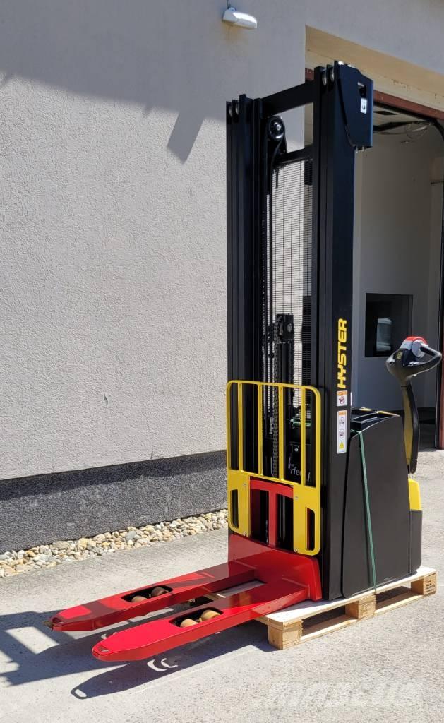 Hyster S 1.6 Empilhador para operador externo