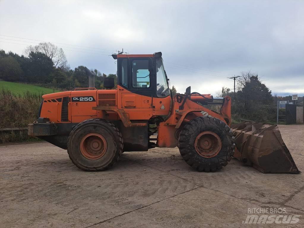Doosan DL 250 Carregadeiras de rodas