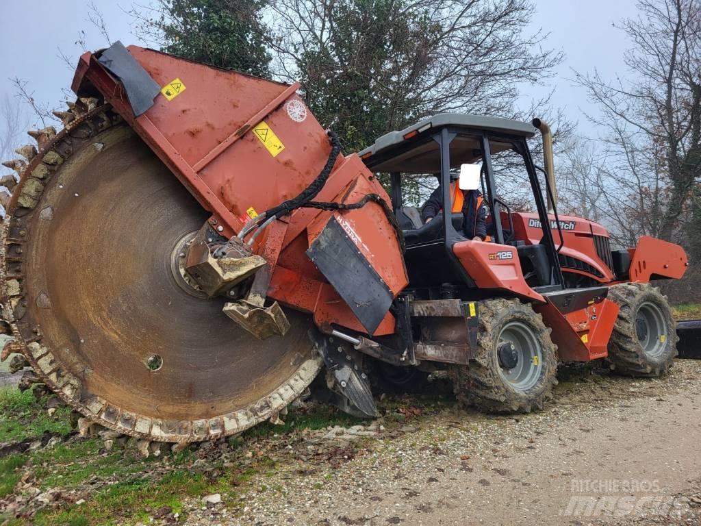Ditch Witch RT125 Abre-valas