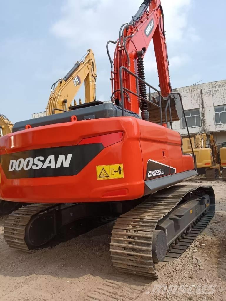 Doosan DX 225 LC Escavadeiras de esteiras