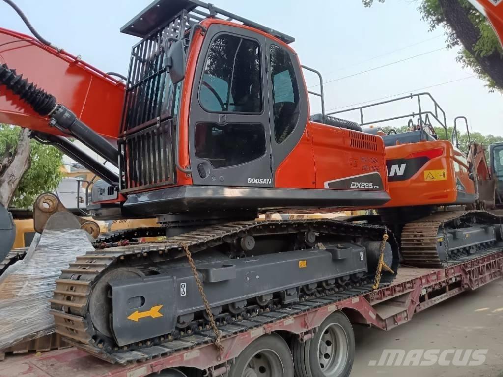 Doosan DX 225 LC Escavadeiras de esteiras