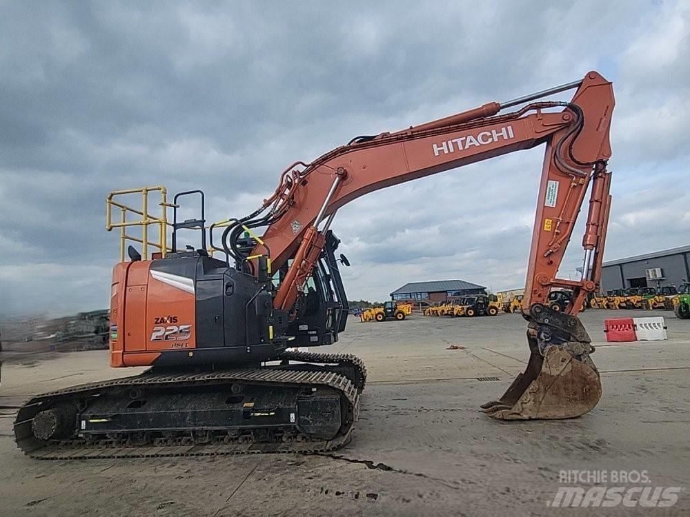 Hitachi ZX225USLC-7 Escavadeiras de esteiras