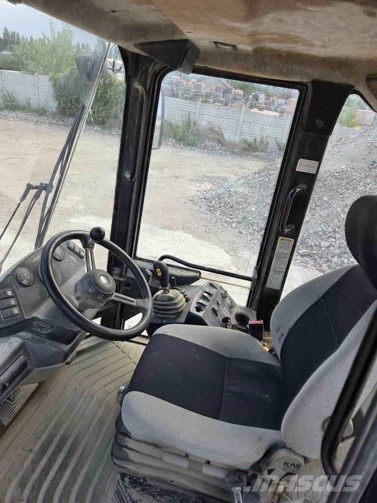 CAT 906 Carregadeiras de rodas