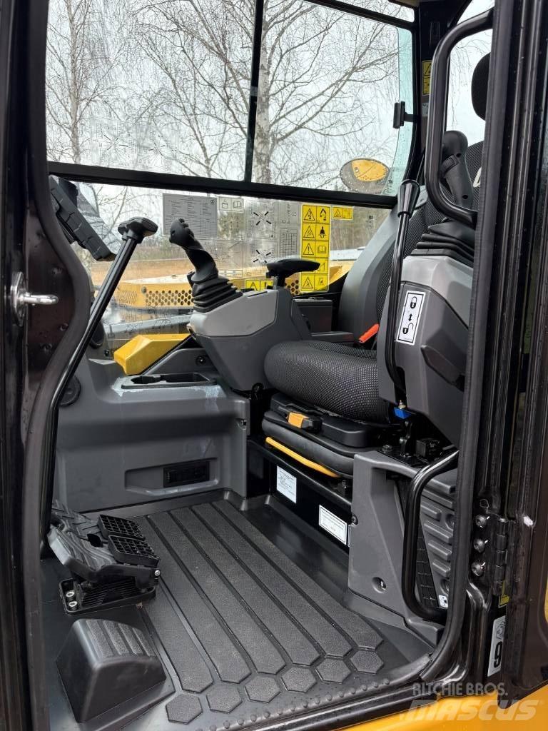 CAT 306 Miniescavadeiras
