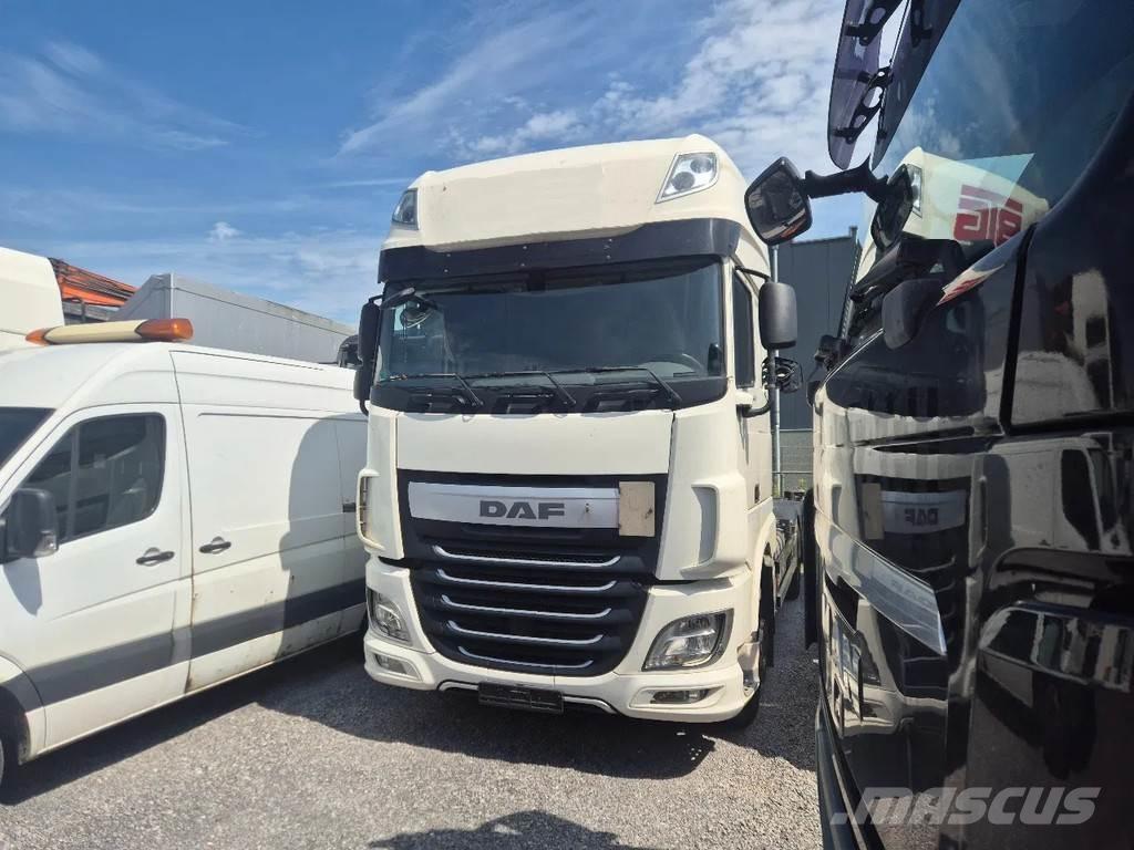 DAF XF 460 6x2 Camiões caixa desmontável com elevador de cabo