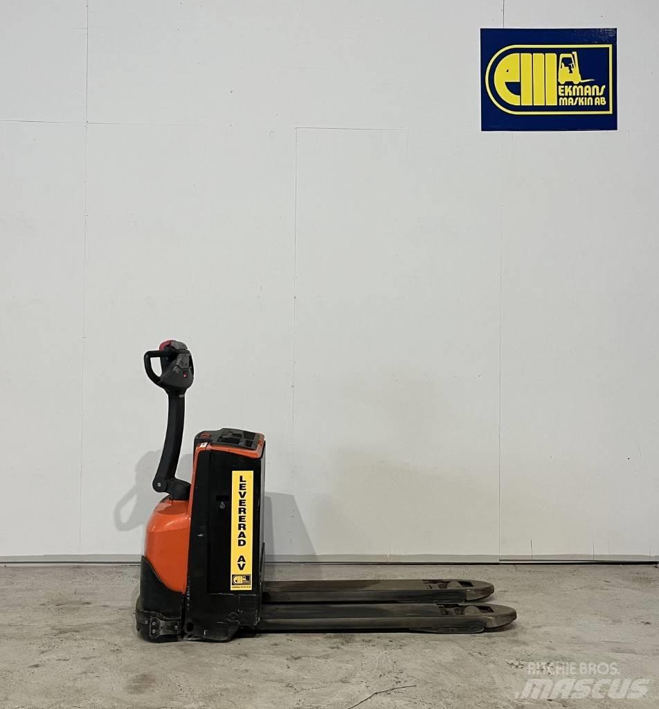 BT Truck LWE180 Porta palettes