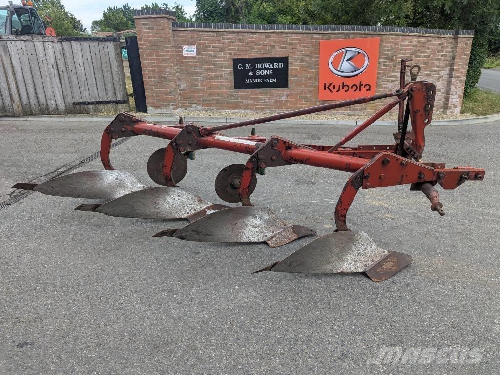 Kverneland 4 Furrow Gadanheiras