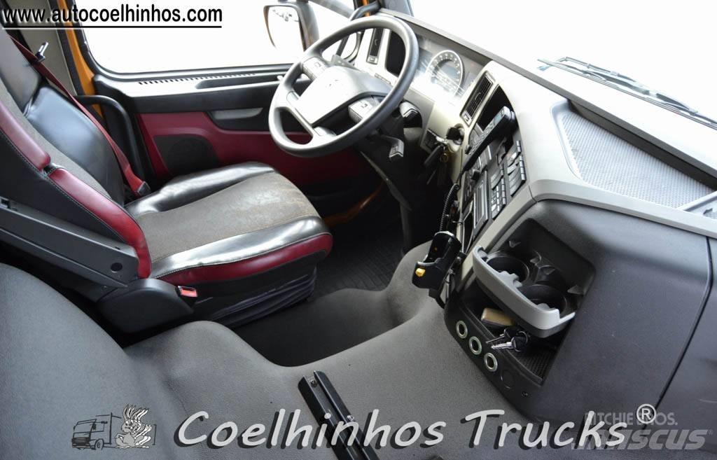 Volvo FM 330 Caminhões de caixa fechada