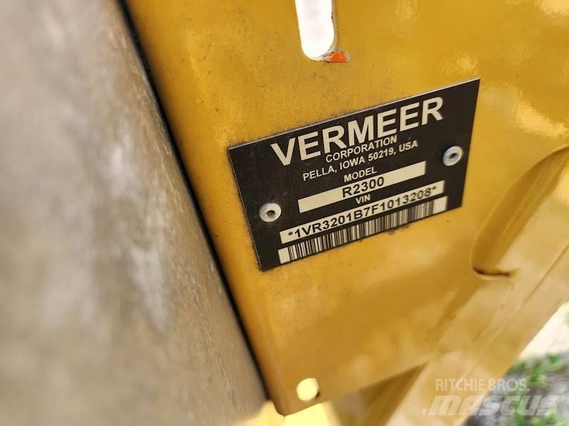 Vermeer R2300 Ancinho virador