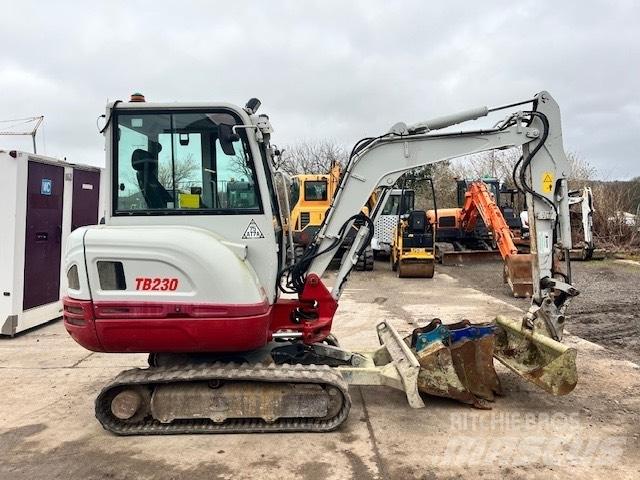Takeuchi TB 230 Miniescavadeiras