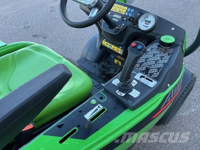 Avant 225 Carregadora multifunções