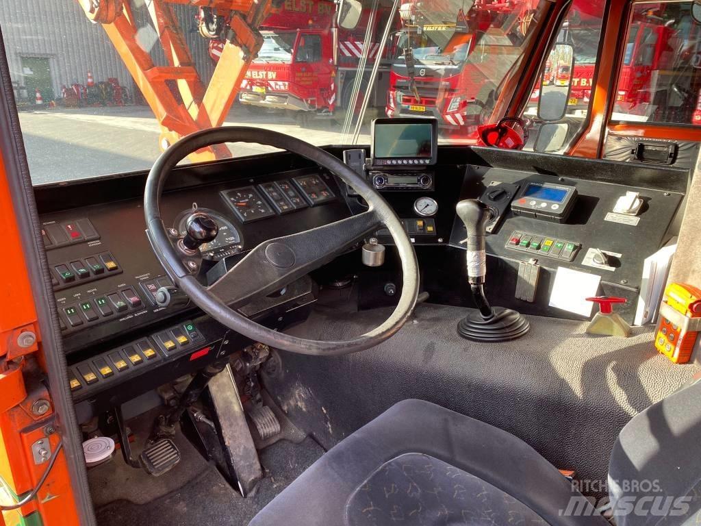 Spierings SK377 Gruas de construção
