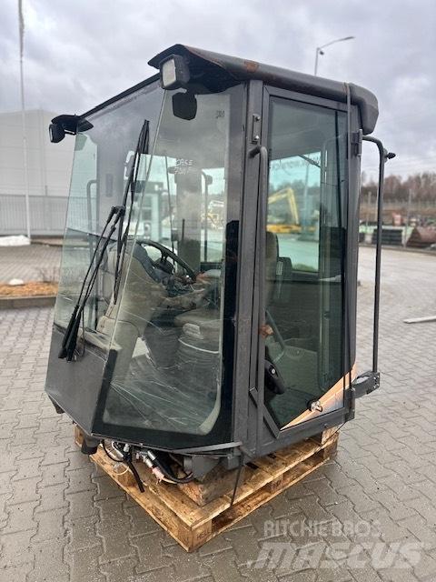 CASE 721 F USED CAB Cabina