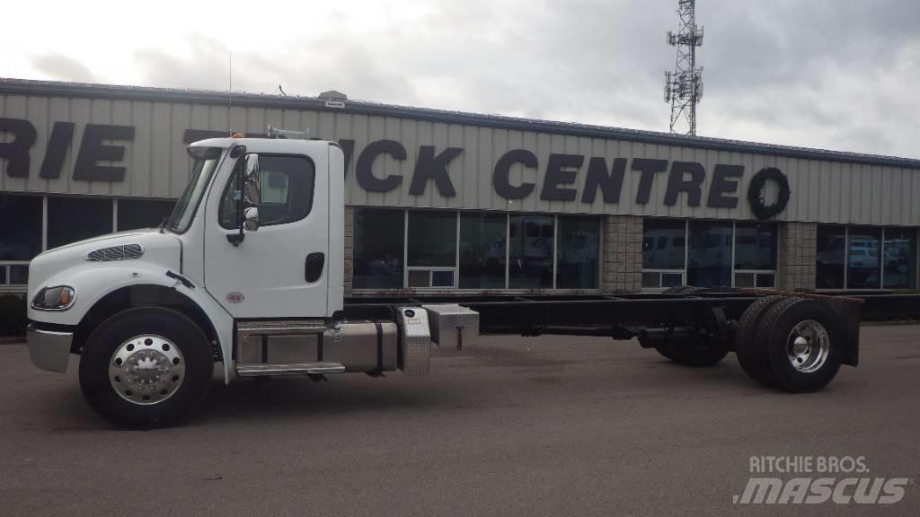 Freightliner M2 106 Camiões de chassis e cabine