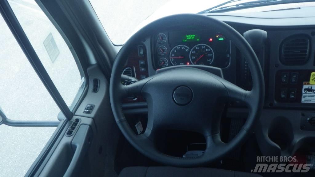Freightliner M2 106 Camiões de chassis e cabine