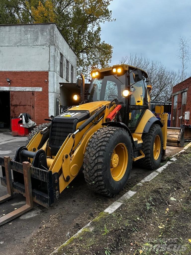 CAT 444F Retroescavadeiras