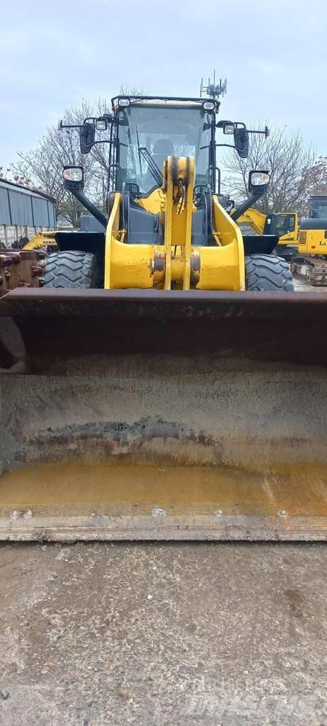 Komatsu WA 320 Carregadeiras de rodas