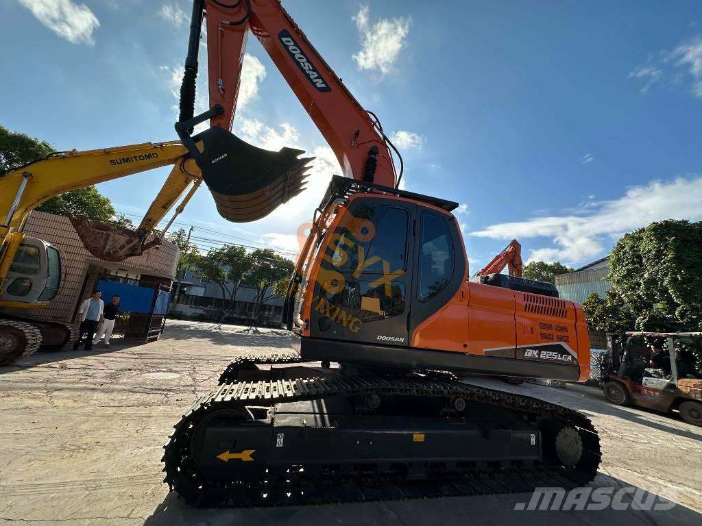 Doosan DX 225 LCA Escavadeiras de esteiras