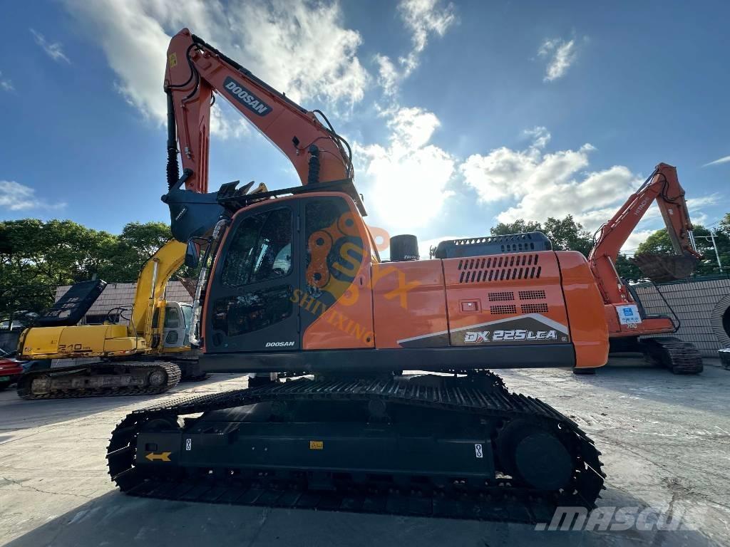 Doosan DX 225 LCA Escavadeiras de esteiras