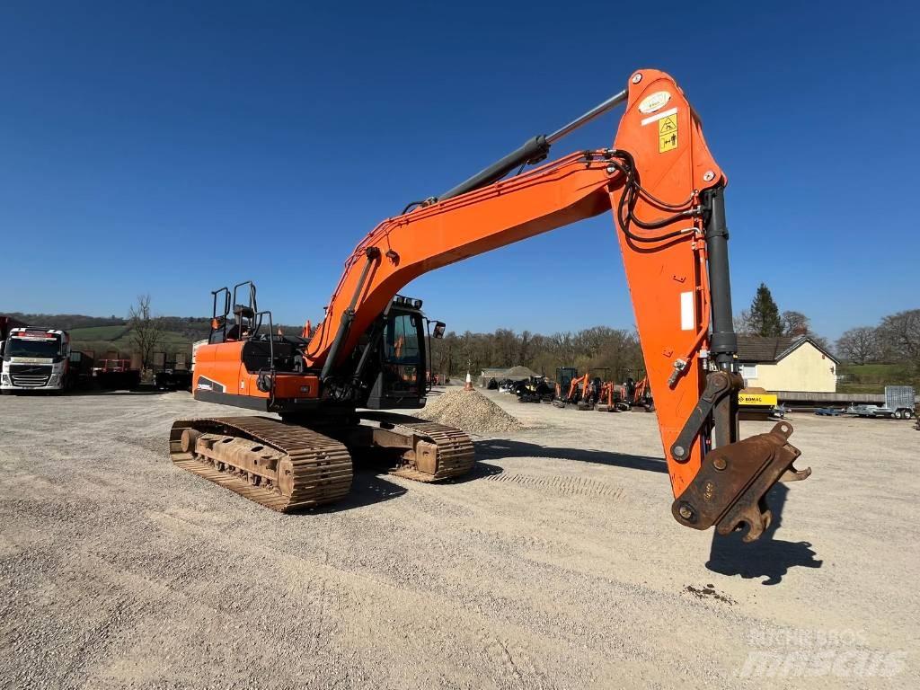 Doosan DX 225 Escavadeiras de esteiras