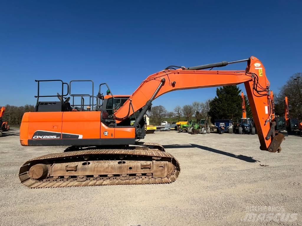 Doosan DX 225 Escavadeiras de esteiras